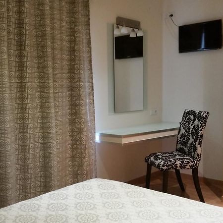 Pensao Lourenco Curia Szoba fotó