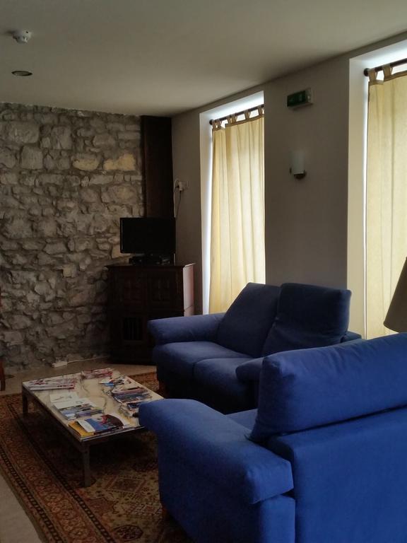 Pensao Lourenco Curia Kültér fotó