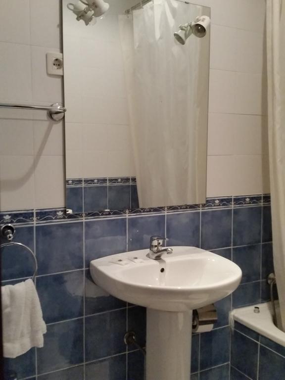 Pensao Lourenco Curia Szoba fotó